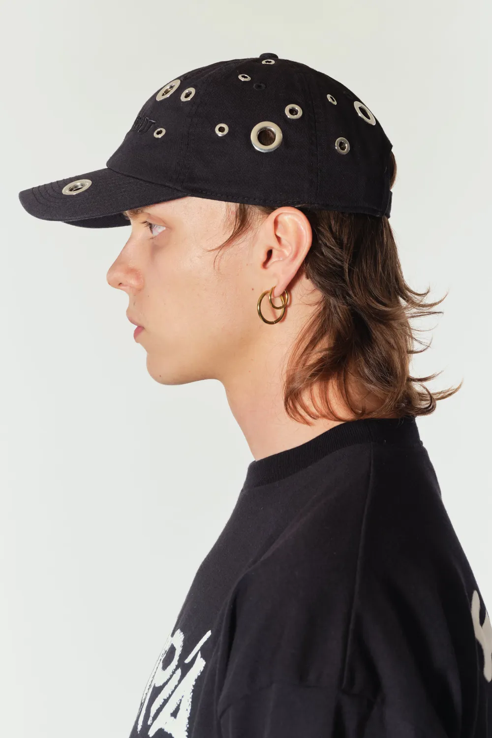 Jeanne Friot Blondie casquette noire œillets argent
