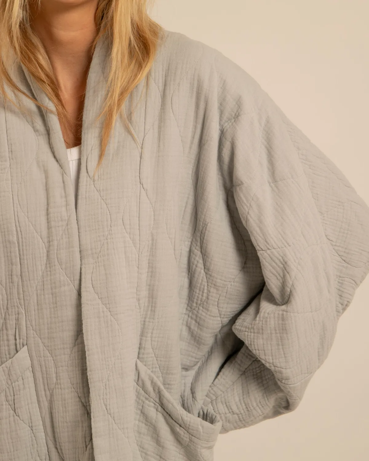 Aokyanos Chicago veste grise kimono matelassée