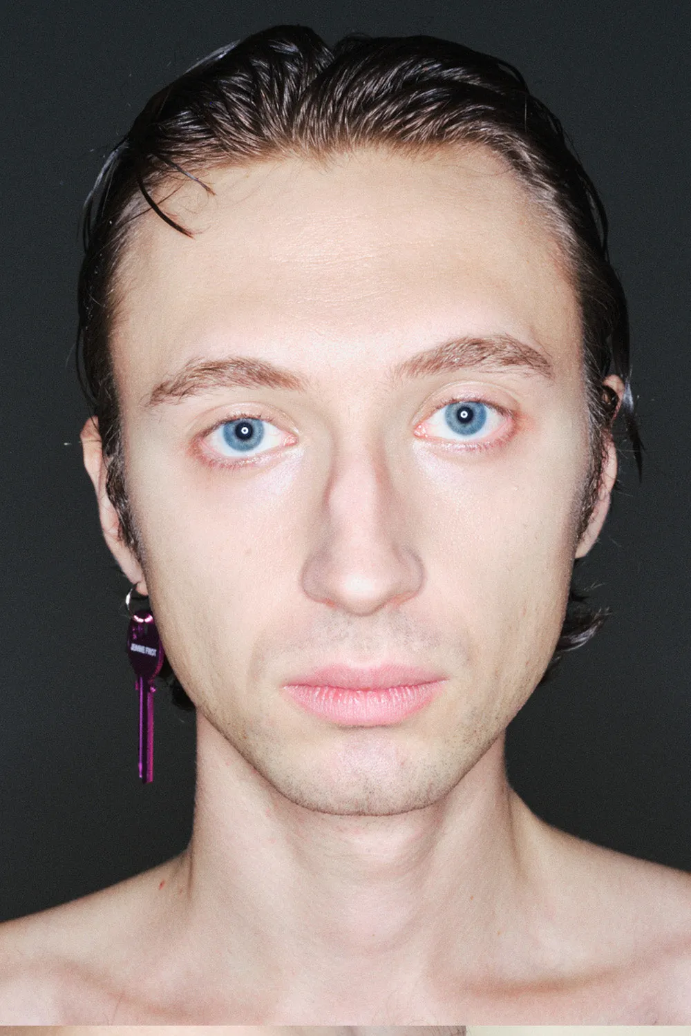 Jeanne Friot Key boucle d'oreille violet laiton