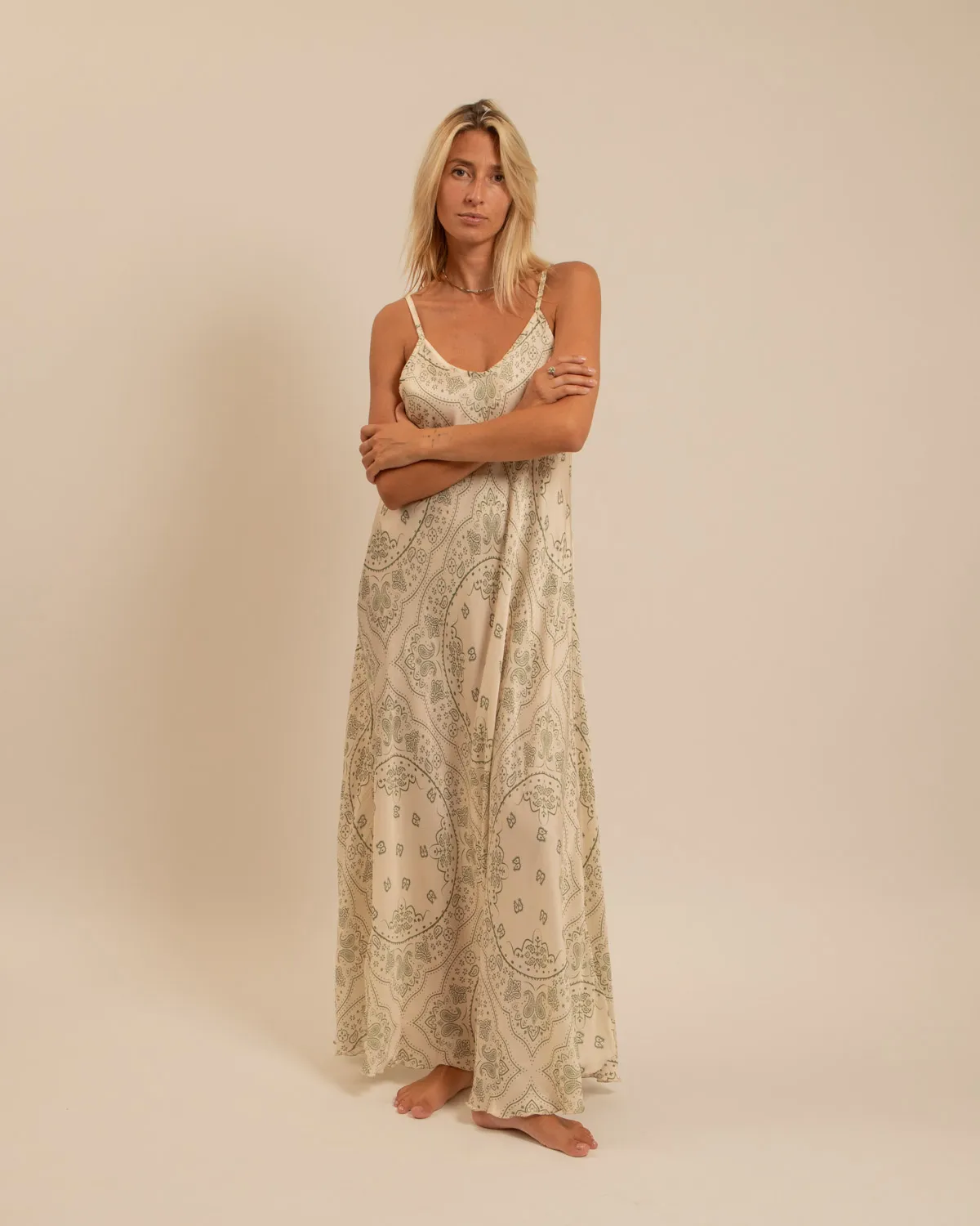 AOKYANOS Buffalo robe crème bandana viscose fluide