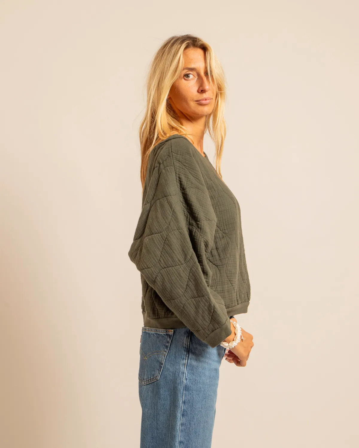 AOKYANOS Memphis sweat kaki gaze coton matelassé