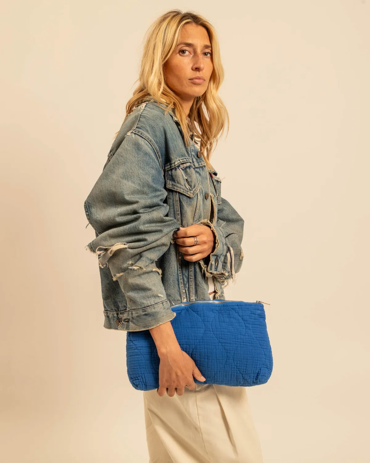AOKYANOS Orlando Bleu pochette matelassée bleue