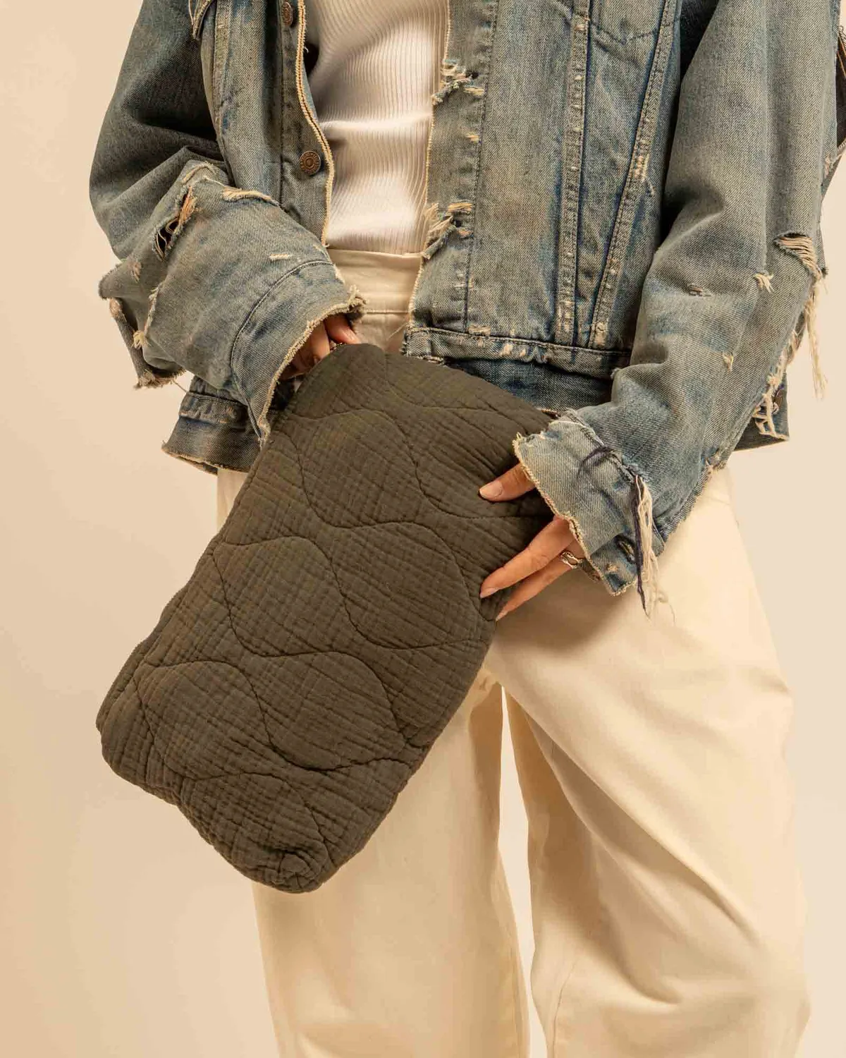 Aokyanos Orlando pochette kaki viscose 34 cm