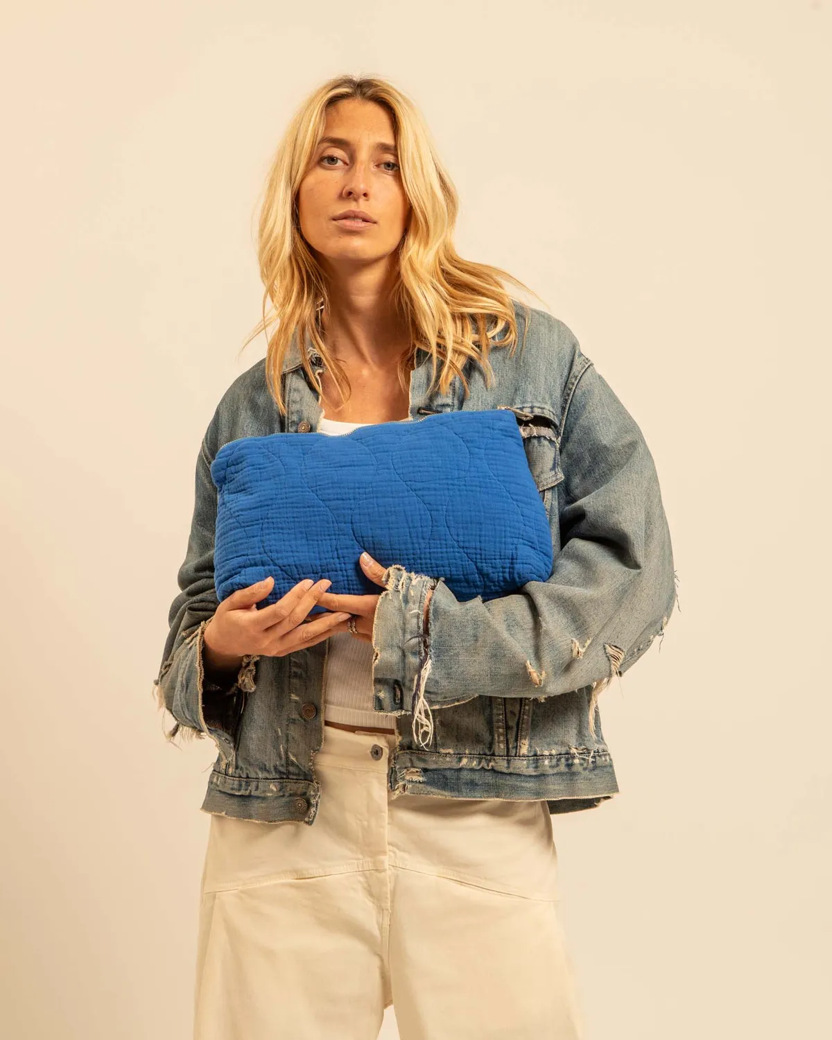 AOKYANOS Orlando Bleu pochette matelassée bleue